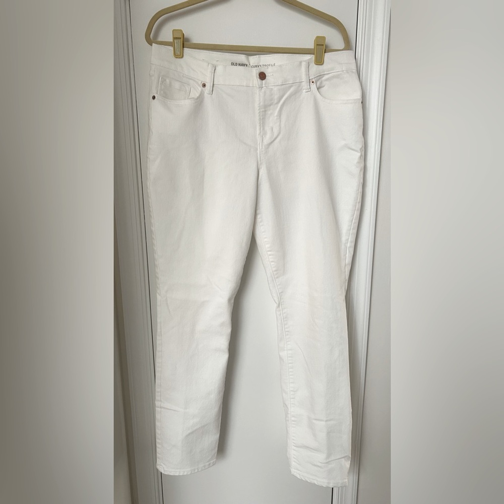 Old Navy EUC Size 14 Jeans Curvy Straight Bright White
